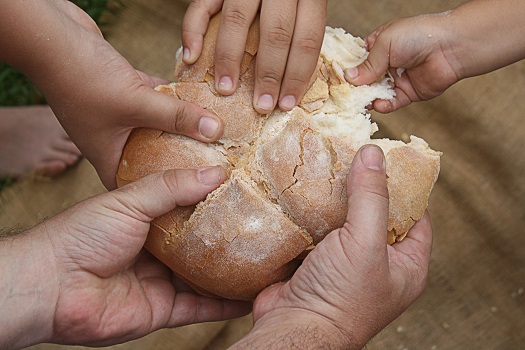 Il poco che abbiamo, se condiviso con amore, può aiutare tutti